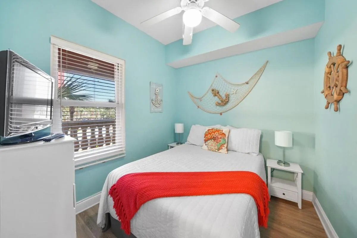 Calypso 208 East Direct Gulf Front Exceptional Daire Panama City Beach