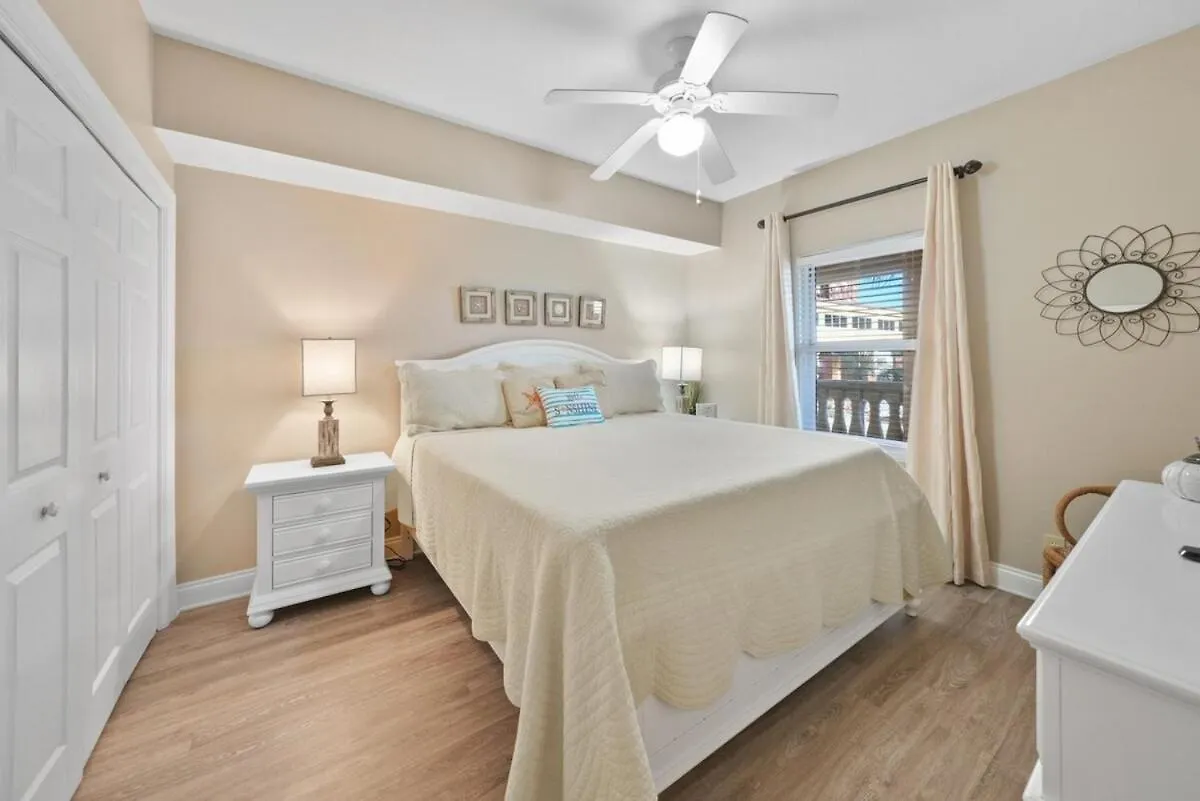 Calypso 208 East Direct Gulf Front Exceptional Daire Panama City Beach ABD